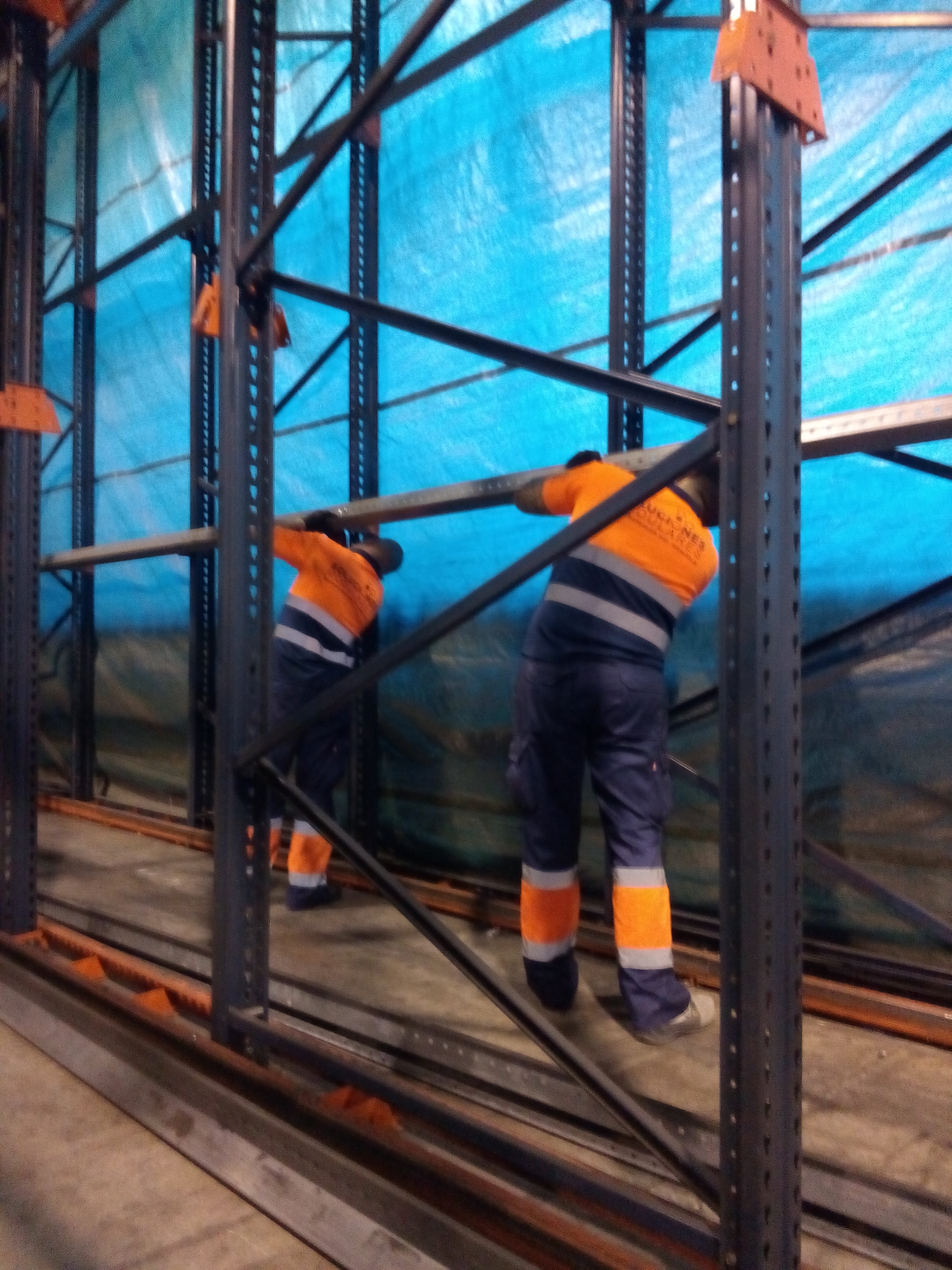 Montadores de estanterias en Tenerife