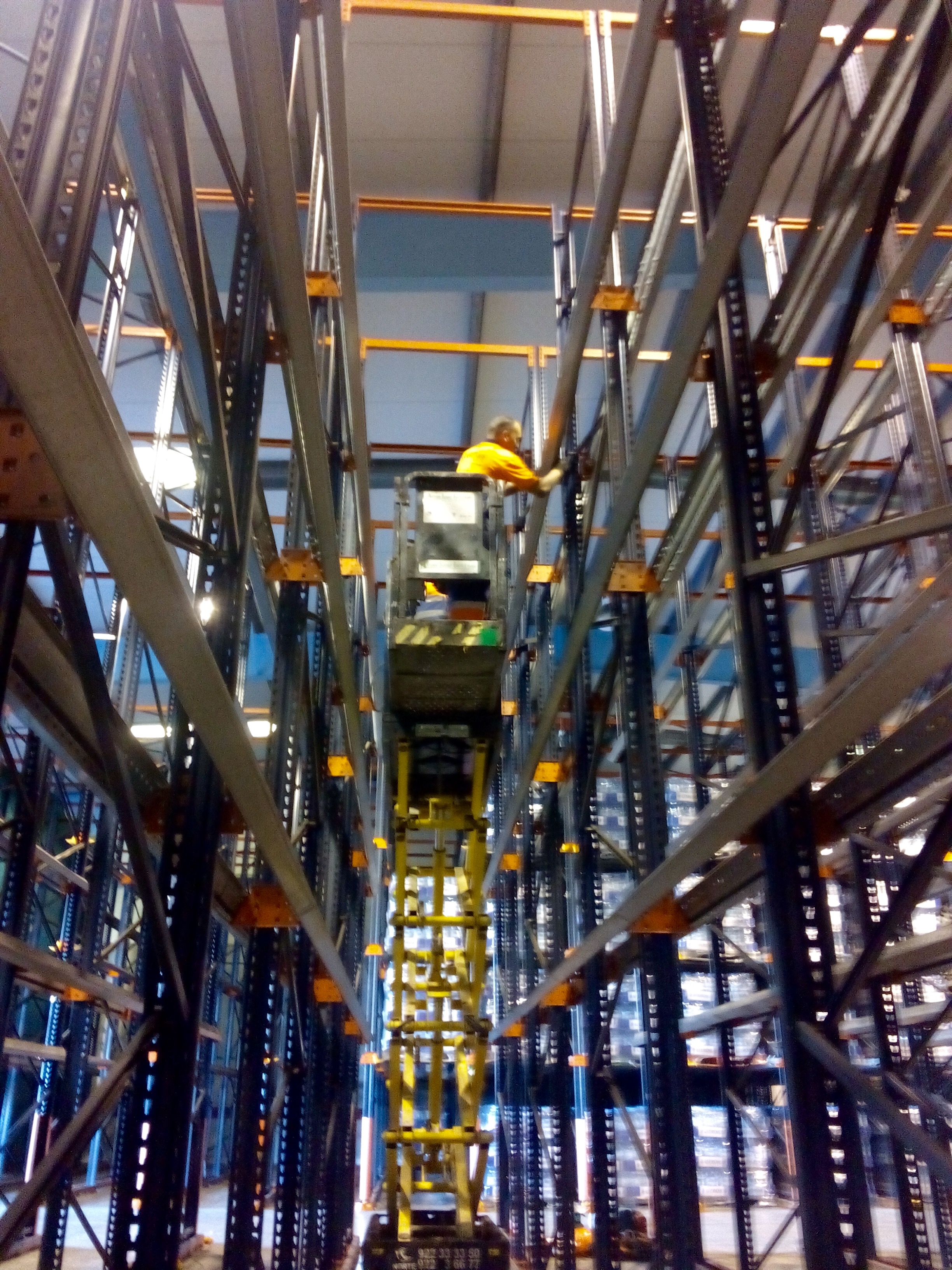 Montador de estanterias