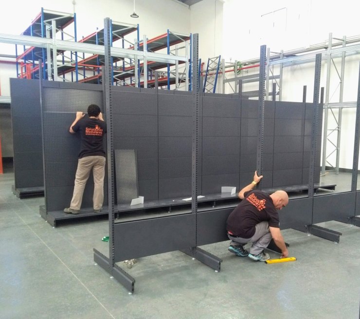 Instalación de estanterias para comercios en Canarias
